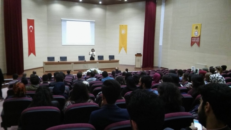 ‘Klinik Araştırmalarda Eczacının Rolü’ Konferansı