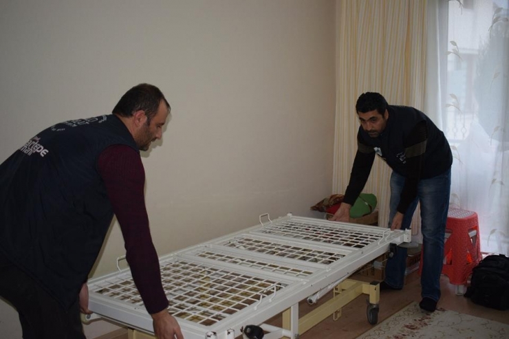 Kartepe Belediyesi 200 Hasta Yatağı Dağıttı