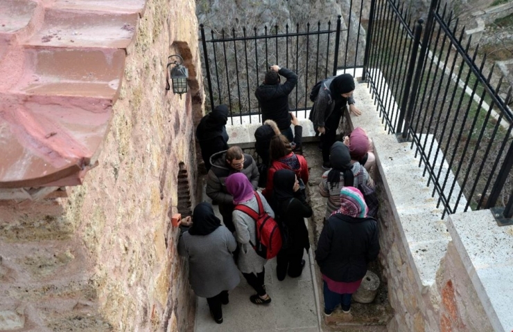 Trabzonlu Öğrencilerin ’’Kitapların Dünyasından Tarihe Yolculuk’’ Projesi Ziyareti