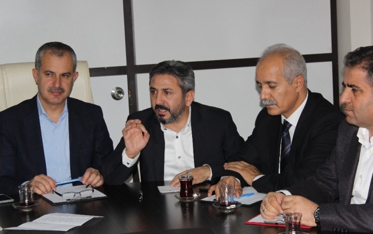 Milletvekilleri Muhtarlar Ve Tütün Üreticileriyle Bir Araya Geldi