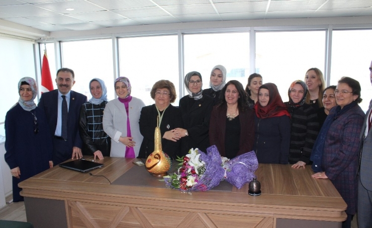 Kefek Başkan Ve Üyeleri Kadın Girişimcilerle Bir Araya Geldi