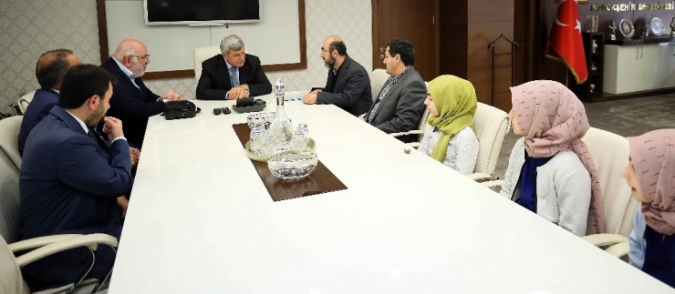 Başkan Karaosmanoğlu, Darıca İlim Yayma Cemiyeti’ni Ağırladı