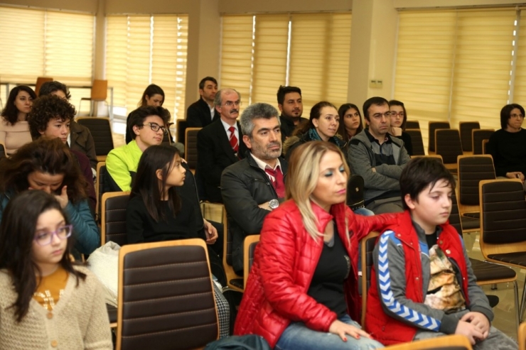 Prof. Dr. Türkmen, Müzik Akademisi’ne Konuk Oldu