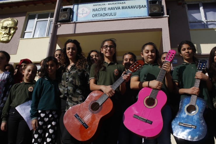 Öğrencilerden Değerler Eğitimi Korosu