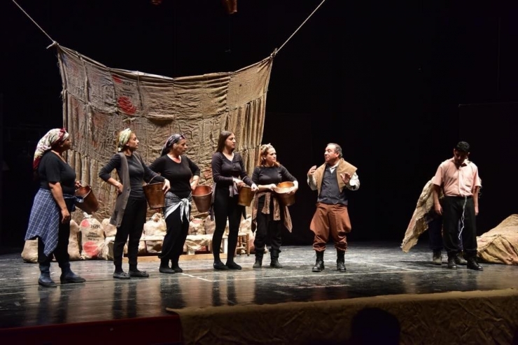 Tiyatro Festivalinde ’Nor Betmez’’ Oyunu Sahne Aldı