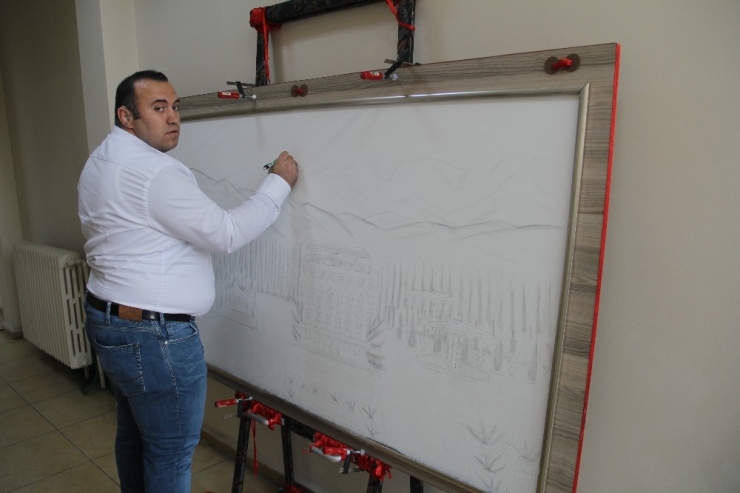 31 Yaşındaki Engelli Ressam Tablolarıyla İş Sahibi Olmayı Bekliyor