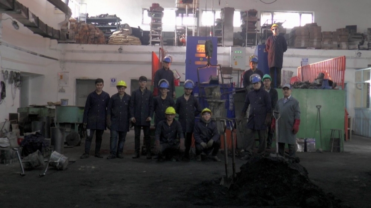 Fabrika Gibi Çalışan Okulun Öğrencileri İşsiz Kalmıyor