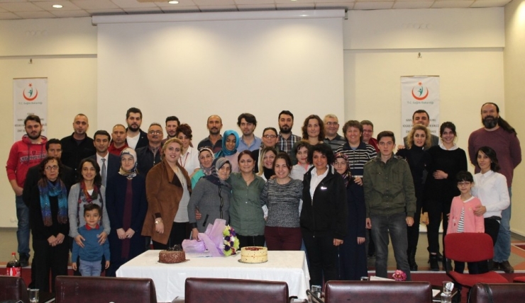 Bu Koronun Üyeleri Doktor, Hemşire Ve Sağlık Çalışanları