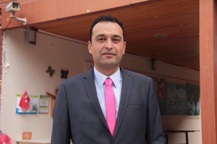 Engelli Vatandaşlara Akülü Ve Tekerlekli Sandalyeyi Hediye Edildi