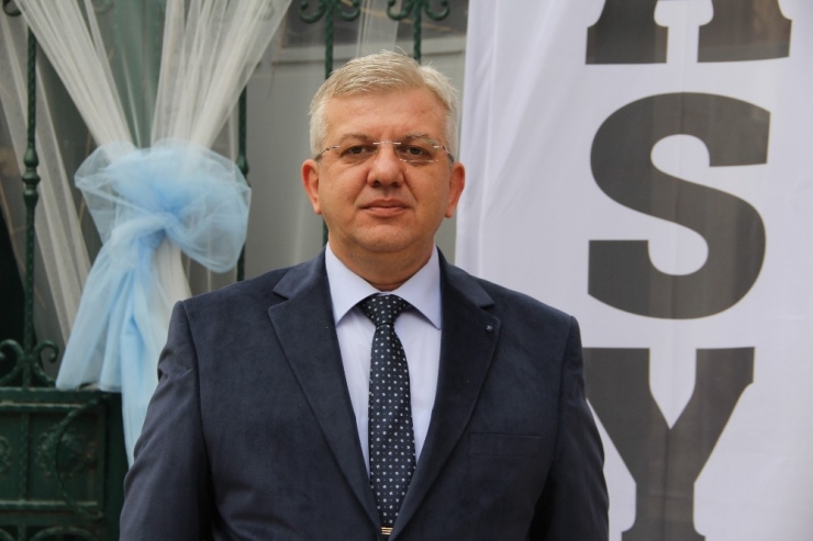 Engelli Vatandaşlara Akülü Ve Tekerlekli Sandalyeyi Hediye Edildi