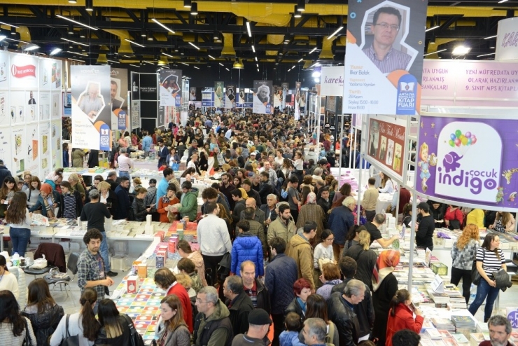 Antalya Konyaaltı Kitap Fuarını 303 Bin 600 Kişi Ziyaret Etti