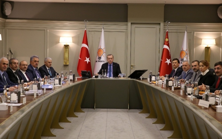 Ak Parti Myk Toplantısı Başladı