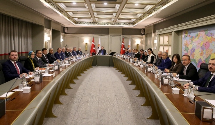 Ak Parti Myk Toplantısı Başladı