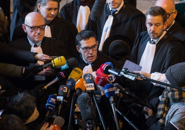 Katalonya Bölgesinin Eski Lideri Puigdemont’un İadesi İle İlgili Karar 14 Aralık’ta