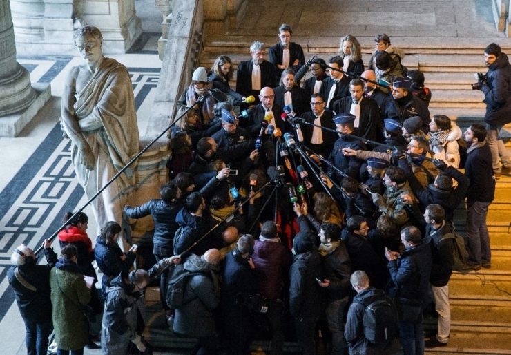Katalonya Bölgesinin Eski Lideri Puigdemont’un İadesi İle İlgili Karar 14 Aralık’ta