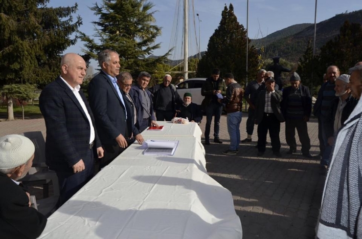 Bayırköy Belediyesi Tarafından Ücretsiz Hurma Dağıtıldı