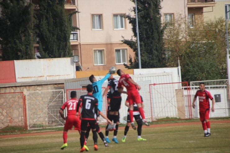 Bilecikspor Kendi Evinde Puan Kaybetti