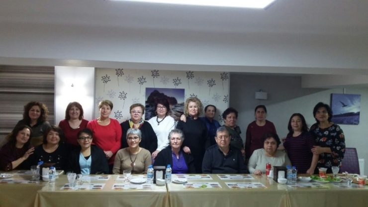 Emekli Vergi Dairesi Çalışanları Yemekte Buluştu