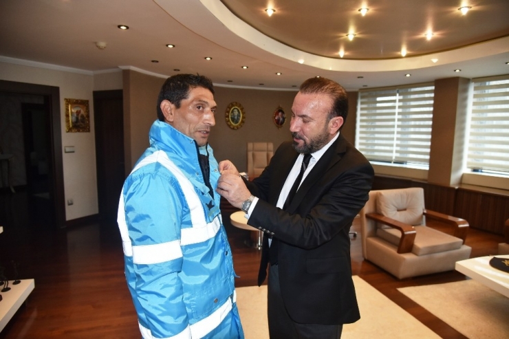 Başkan Doğan, Çalışanlarını Ödüllendiriyor