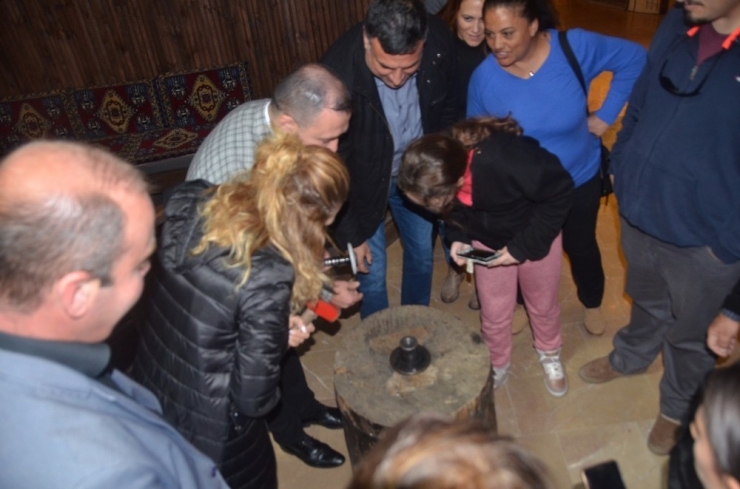 Kıbrıslı Tiyatro Oyuncularından Bilecik Gezisi