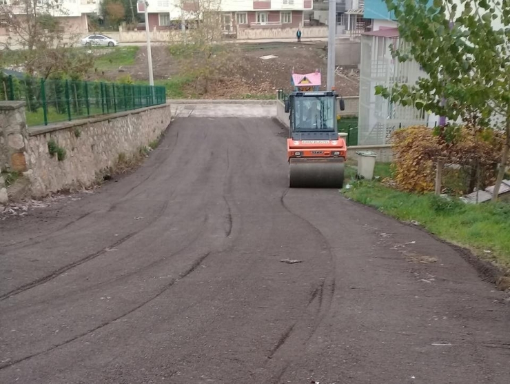 Körfez Belediyesi’nden Salkım Sokak’ta Yol Düzenlemesi