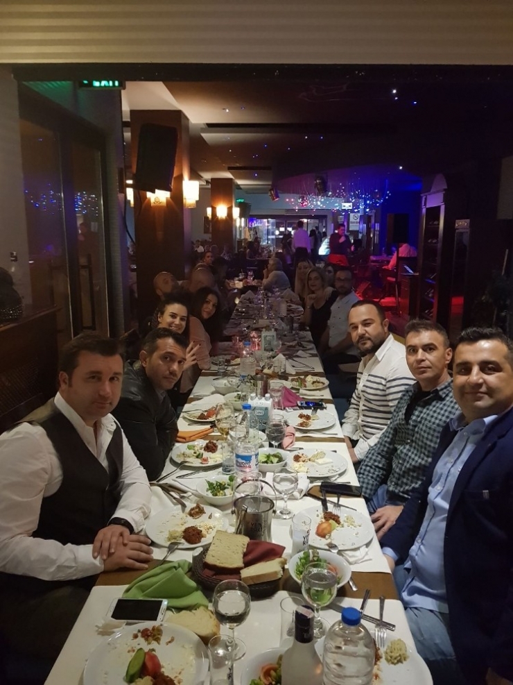 Lise Arkadaşları 20 Yıl Sonra Buluştu