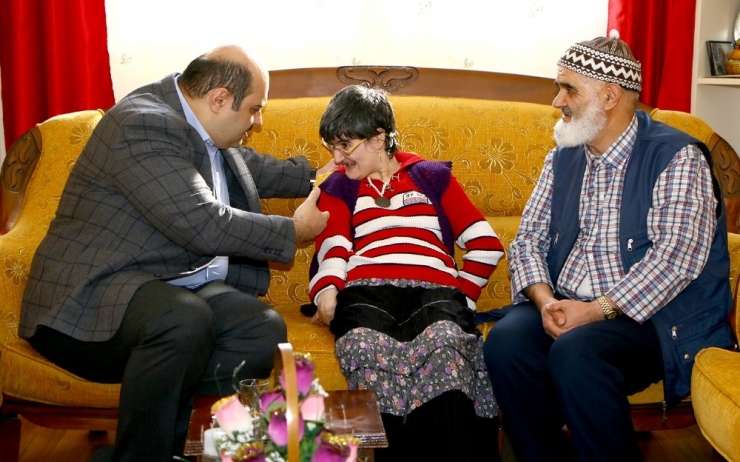 Başkan Orhan’dan Engelliler Günü Jesti