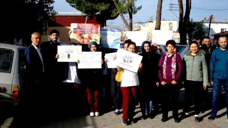 Sağlık Çalışanları Engelliler İçin Yürüdü