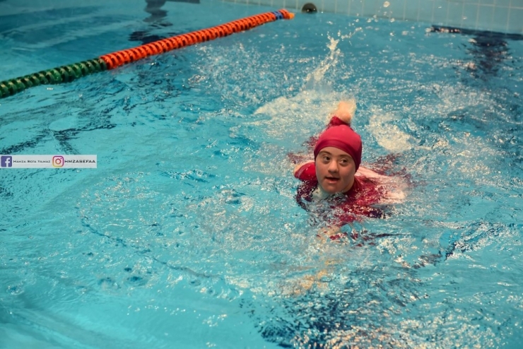 Taşköprü’de Engelli Çocuklardan Yüzme Gösterisi Yapı