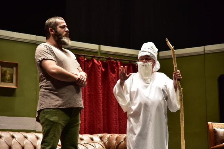 12. Uluslararası Bilecik Tiyatro Festivali Muhteşem Bir Oyunla Sona Erdi