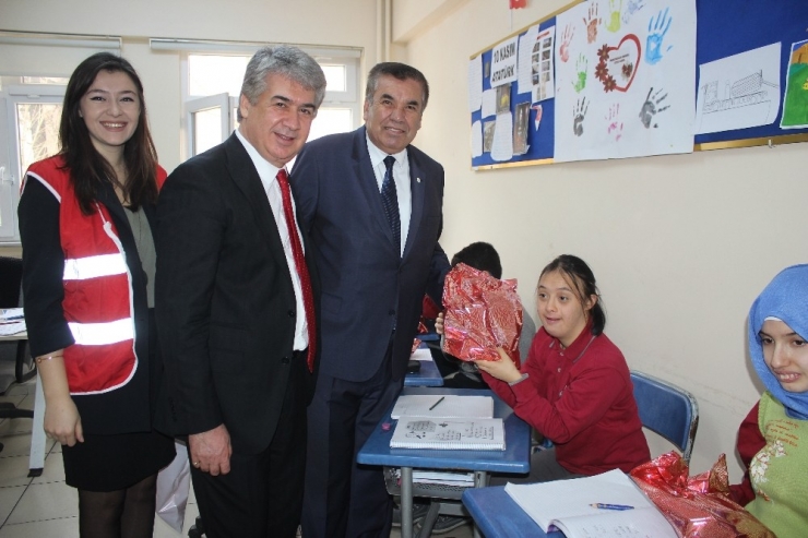 Türk Kızılayı’ndan Özel Öğrencilere Ziyaret