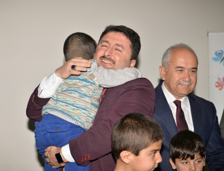 Başkan Avcı, Özel Çocuklarla Pasta Kesti