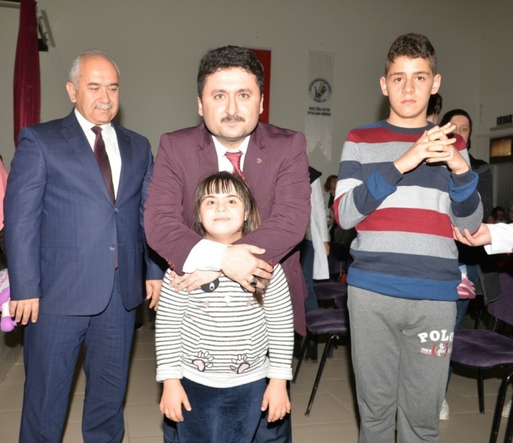 Başkan Avcı, Özel Çocuklarla Pasta Kesti