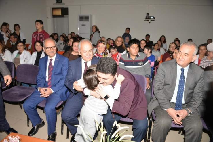 Başkan Avcı, Özel Çocuklarla Pasta Kesti