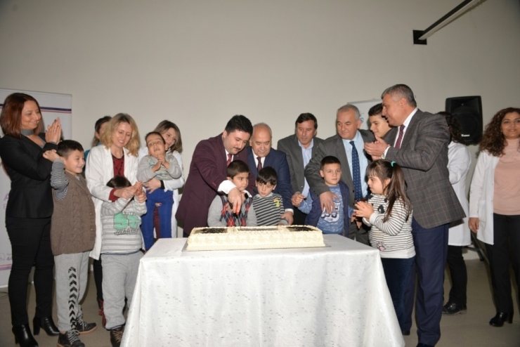 Başkan Avcı, Özel Çocuklarla Pasta Kesti