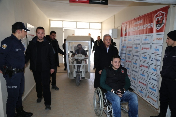 Başkan Başsoy’dan Engellilere Jest