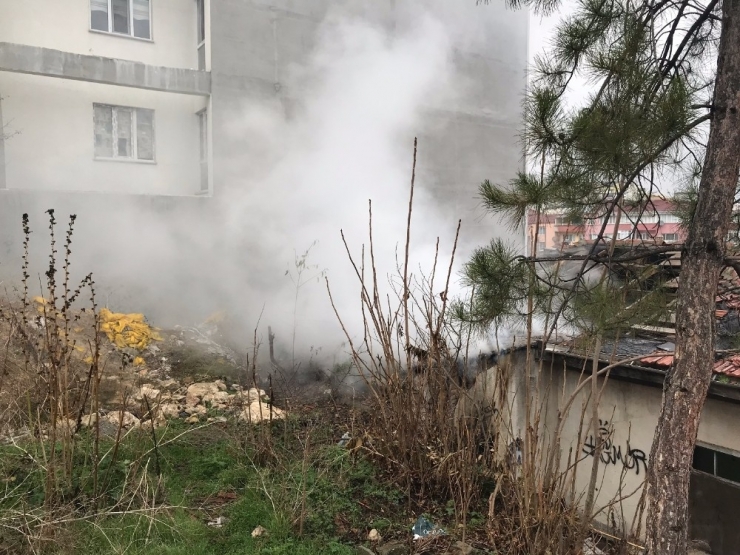 Bilecik’te Metruk Evde Yangın Çıktı