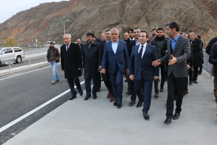 Bingöl’de Selden Yıkılan Köprü Trafiğe Açıldı
