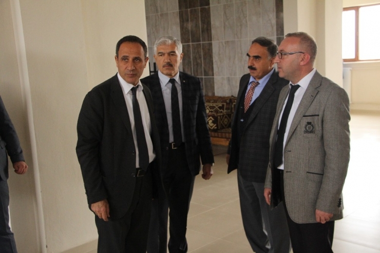 Rektör Demirdağ, Baskil Myo Binasını İnceledi