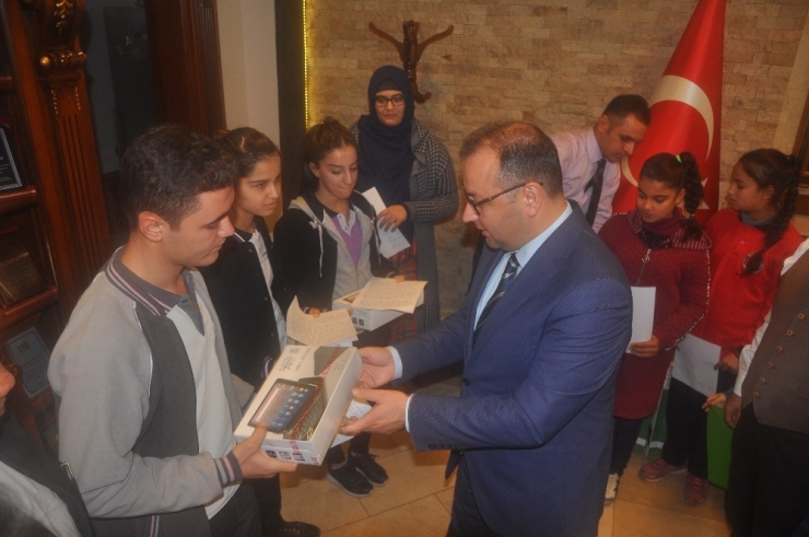 Temizlik Kampanyasında Dereceye Giren Öğrenciler Ödüllendirildi