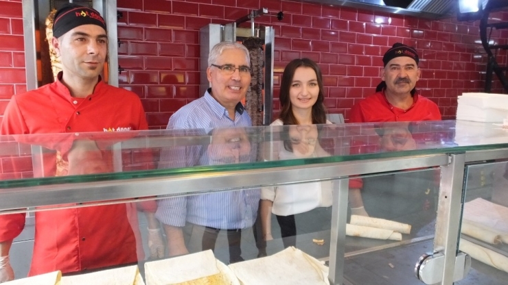 Başkan Uysal,” Burhaniye Edremit’in Gölgesinden Kurtarılmalı” Dedi