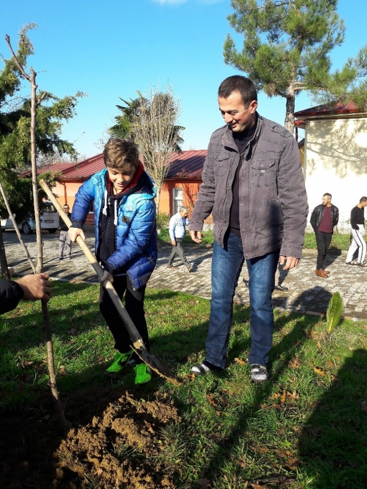 İzmit Belediyesi Çocuk Meclisi’nden Rehabilitasyon Merkezine Ziyaret