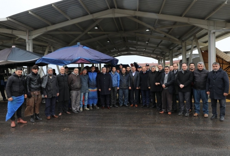 Körfez’de Bir Kapalı Pazar Daha Faaliyete Geçti