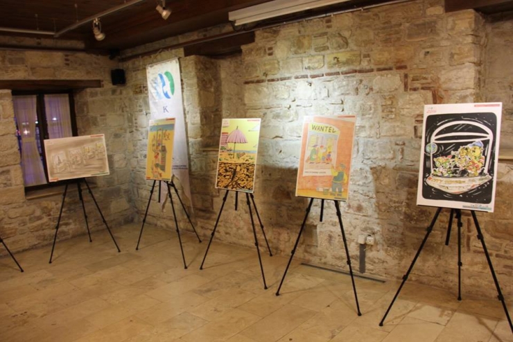 Kuşadası’nda Turizm Karikatürleri Sergisi Açıldı