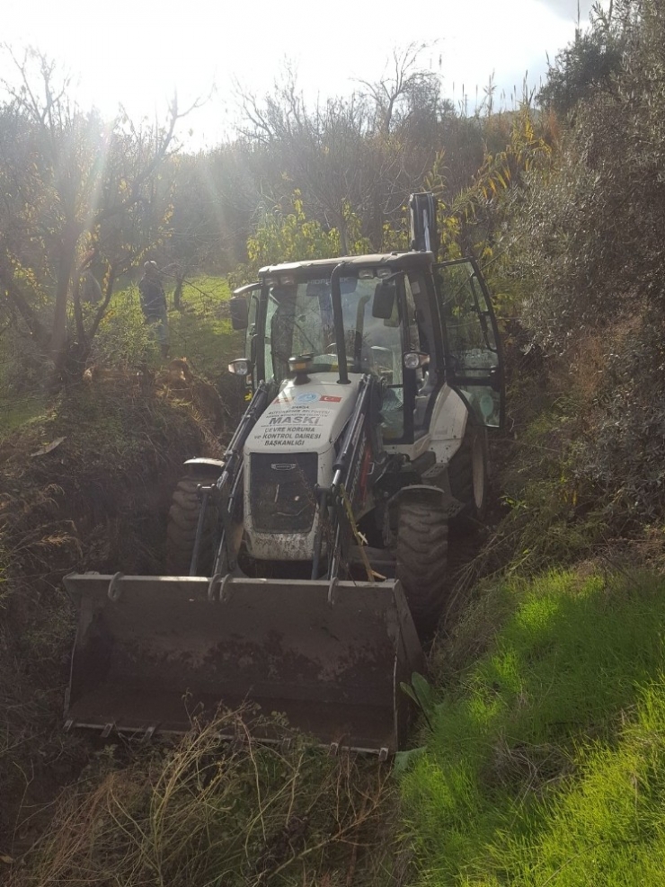 Şehitler’de Dere Taşkınları Önlendi