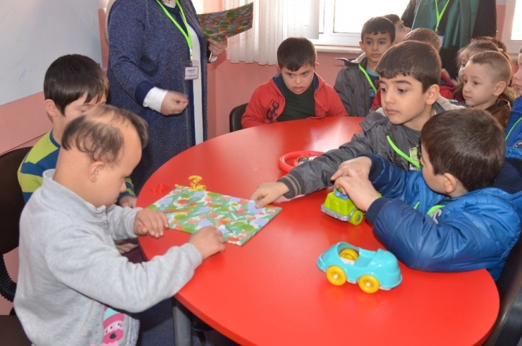 Yunusemreli Minikler Özel Öğrencilerle Buluştu