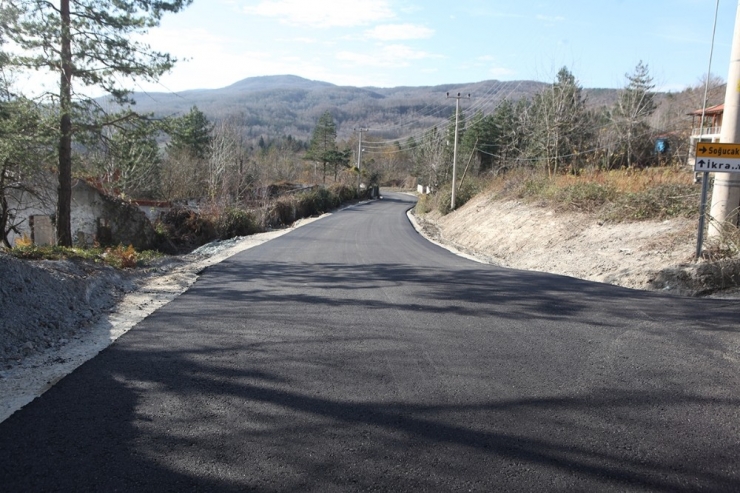 Sapanca’da 3 Mahalleye 10 Bin Ton Sıcak Asfalt