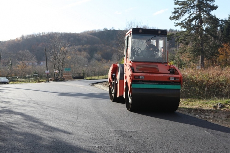 Sapanca’da 3 Mahalleye 10 Bin Ton Sıcak Asfalt