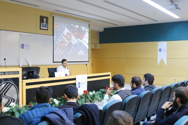 Saü’de ‘Kuşatma Altındaki Türkiye’ Konulu Konferans Düzenledi