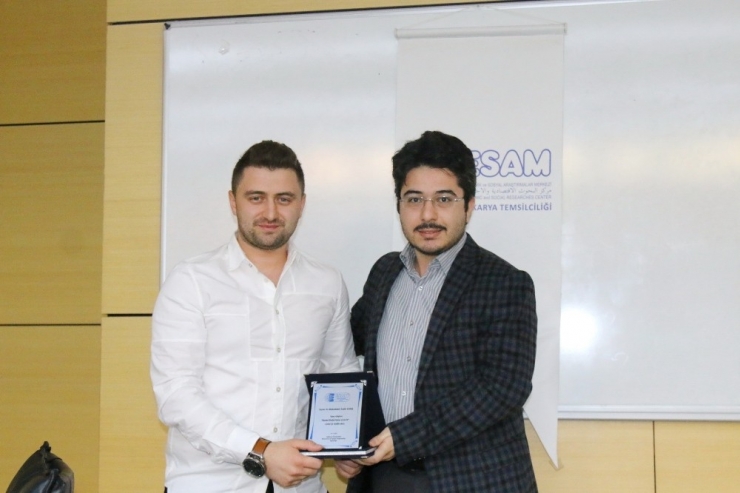 Saü’de ‘Kuşatma Altındaki Türkiye’ Konulu Konferans Düzenledi